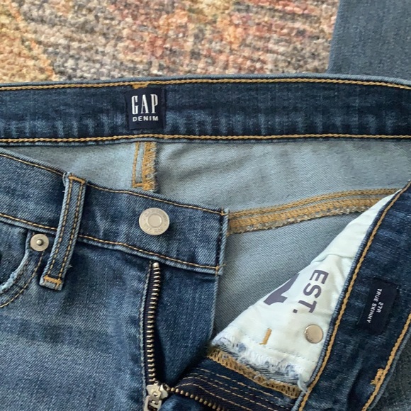 ⭐️Gap True Skinny Jeans - Size 27 - Like New ⭐️ - Picture 5 of 5